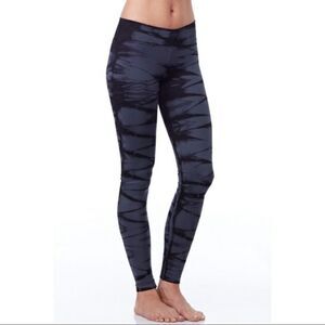NUX V Ankle Blue Tie Dye Seamless‎ Leggings M